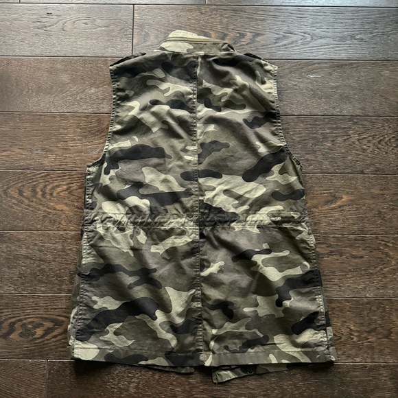 Camo vest - Picture 4 of 4